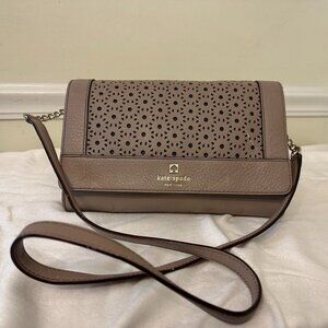 Kate Spade Kari Perri Lane Crossbody Beige Chain Strap Cut Out Front Flap